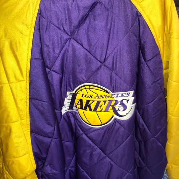 Reversible NBA Lakers windbreaker - Picture 3 of 6